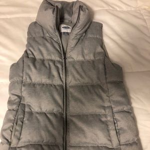 2 puffer vests Gap and Old Navy brand